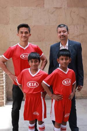 Sunil Chhetri, Manohar Bhat (Head - sales & marketing, Kia Motors India), Nathania John K., and Rishi Tej. 